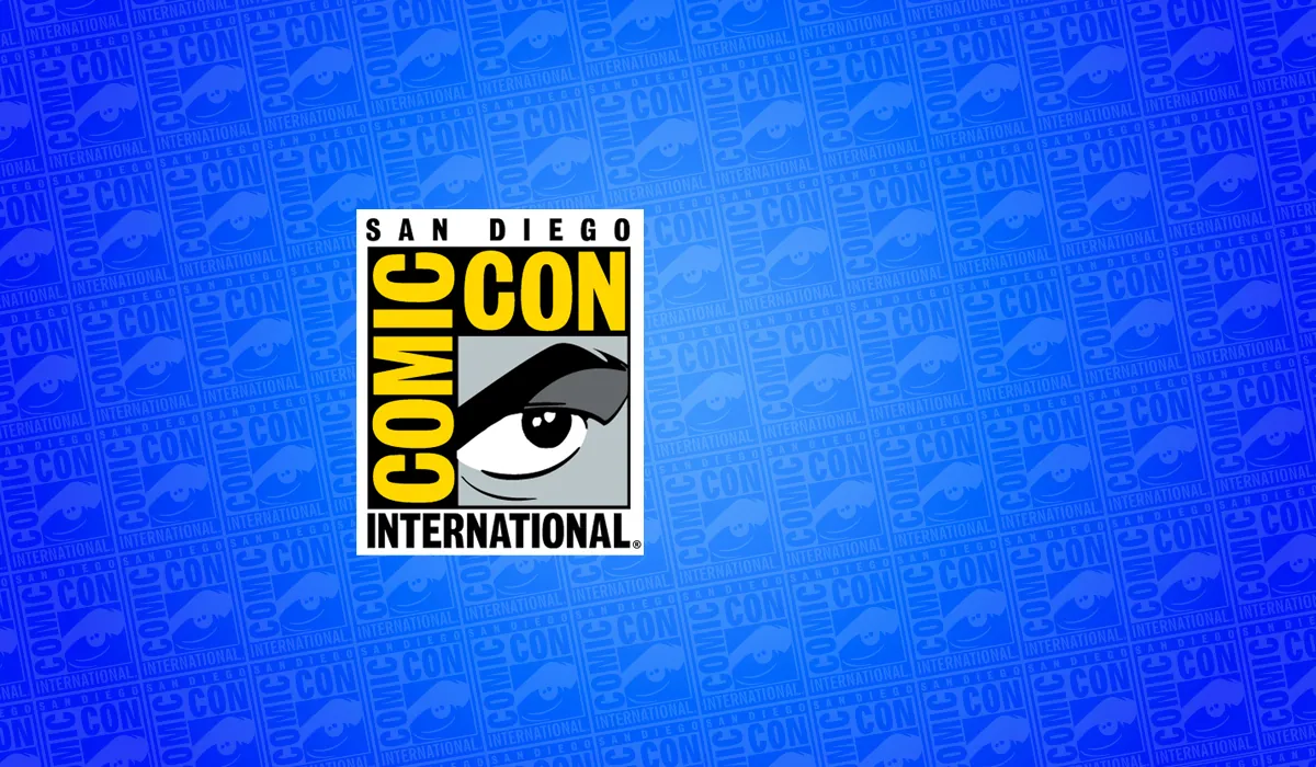 Logotipo oficial de Comic-Con International de San Diego sobre un fondo azul ilustrado.